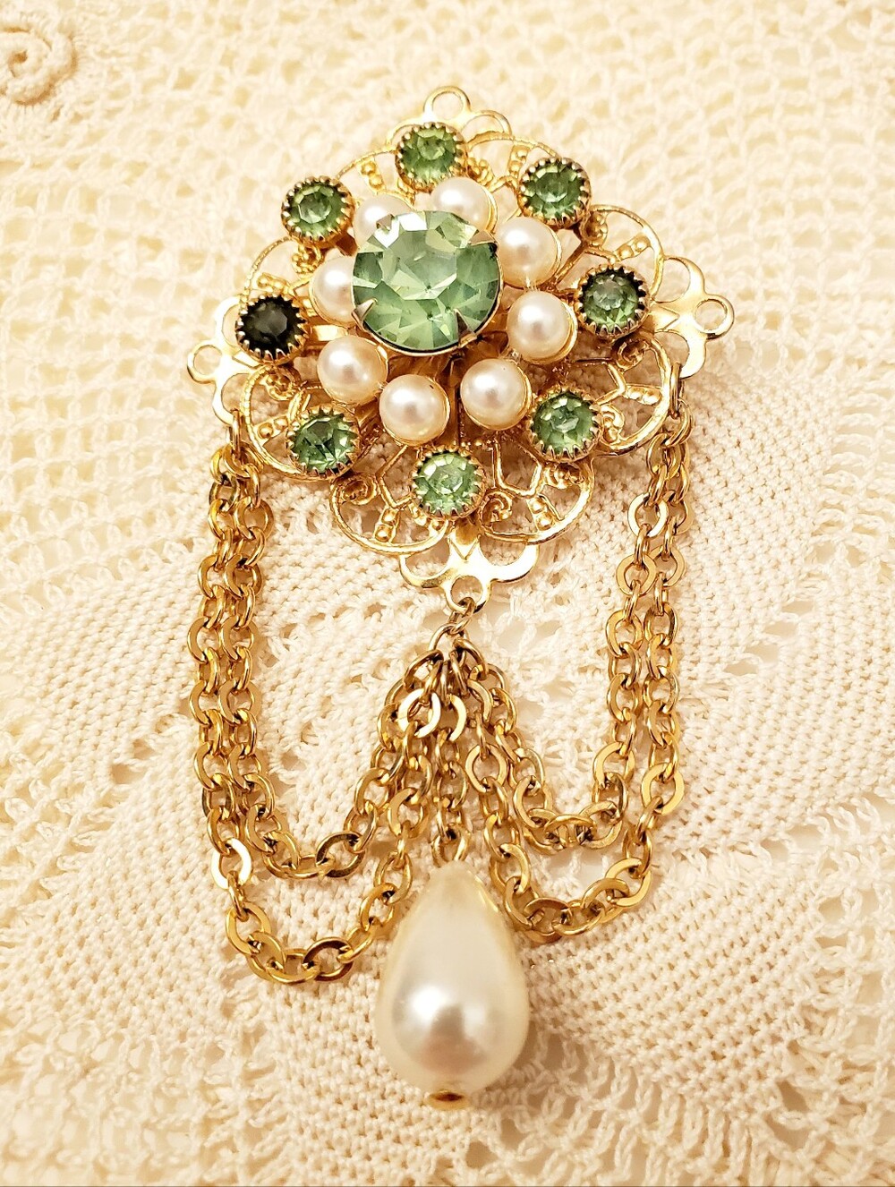 Vintage Green Rhinestone Festoon Chain & Pearl Dangle Brooch, 3.25 Inches